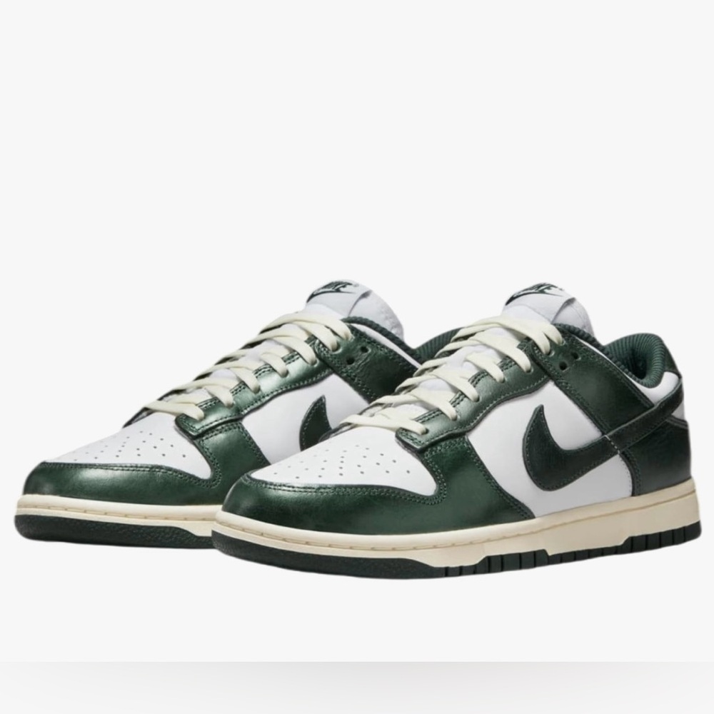 Nike Dunk Low Green Snake (Women's) SIZE 8.5